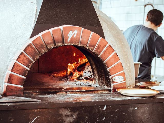 Forno a lenha aceso